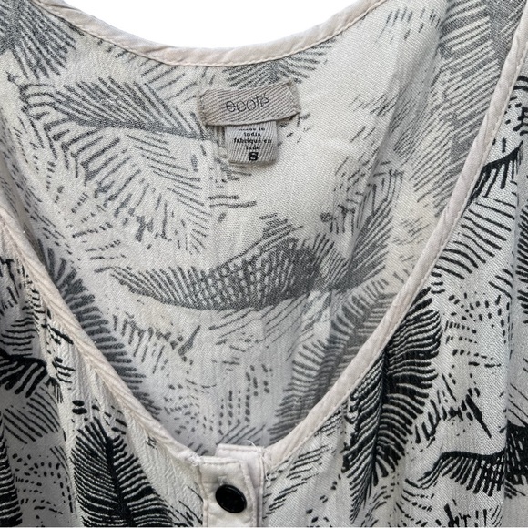 Urban Outfitters ECOTE Women’s Palm Leaf Print Romper Size Small - Picture 4 of 4